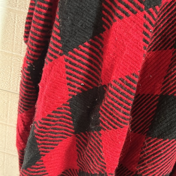 Loft size medium/large with sleeve openings. Needs some shaving done - Picture 3 of 6